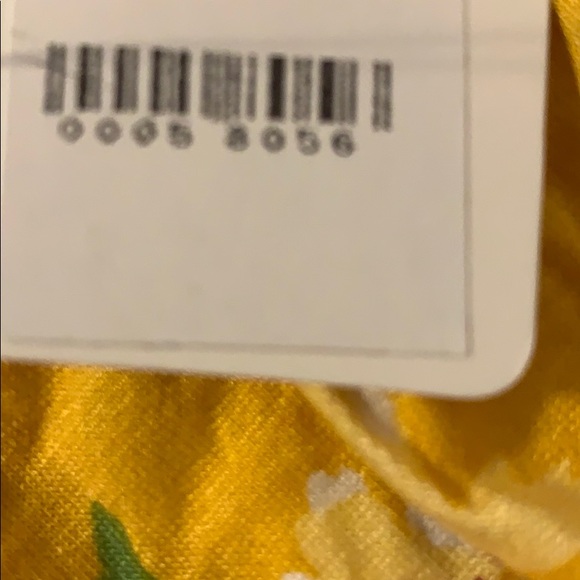 V-neck, flutter sleeve shirt - Picture 5 of 5